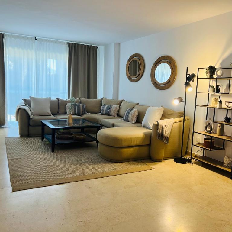 Impeccable large apartment with immense terrace and private garden overlooking the mountain, featuring 2 bedrooms and sleeping up to 4 guests located 100 meters from Plaza Maestranza - Two-Bedroom Apartment - 15
