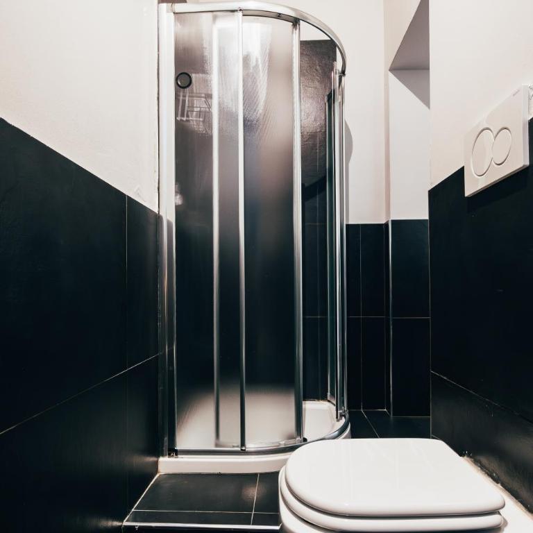 BOLOGNA SUITES - PRIVATE BATHROOM - Suite Familiare con Balcone - 3