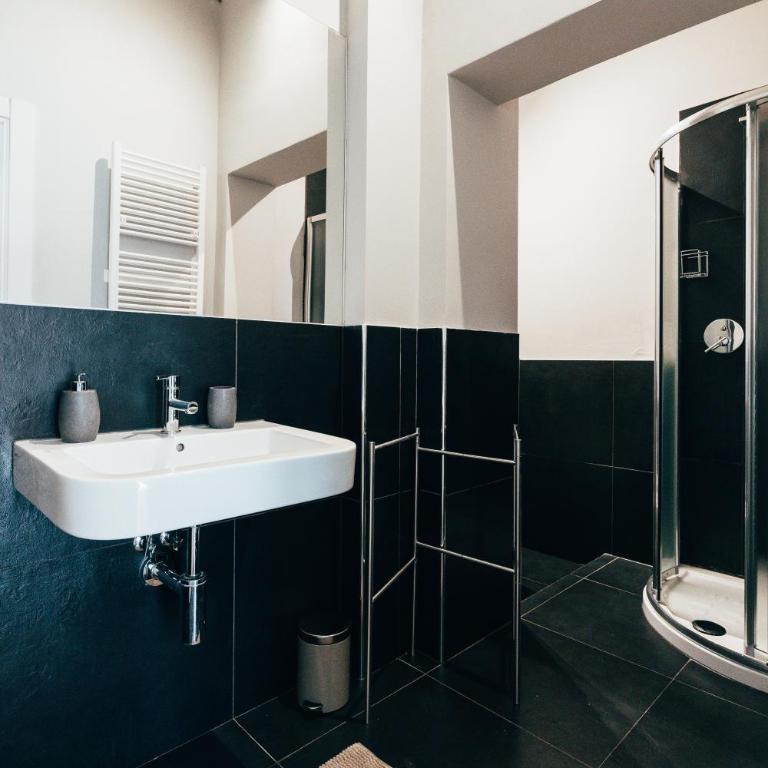 BOLOGNA SUITES - PRIVATE BATHROOM - Suite Familiare con Balcone - 4