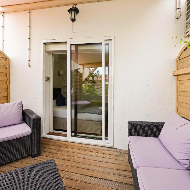 Charming Hôtel - Les Pasteliers - Chambre Double avec Terrasse - 6