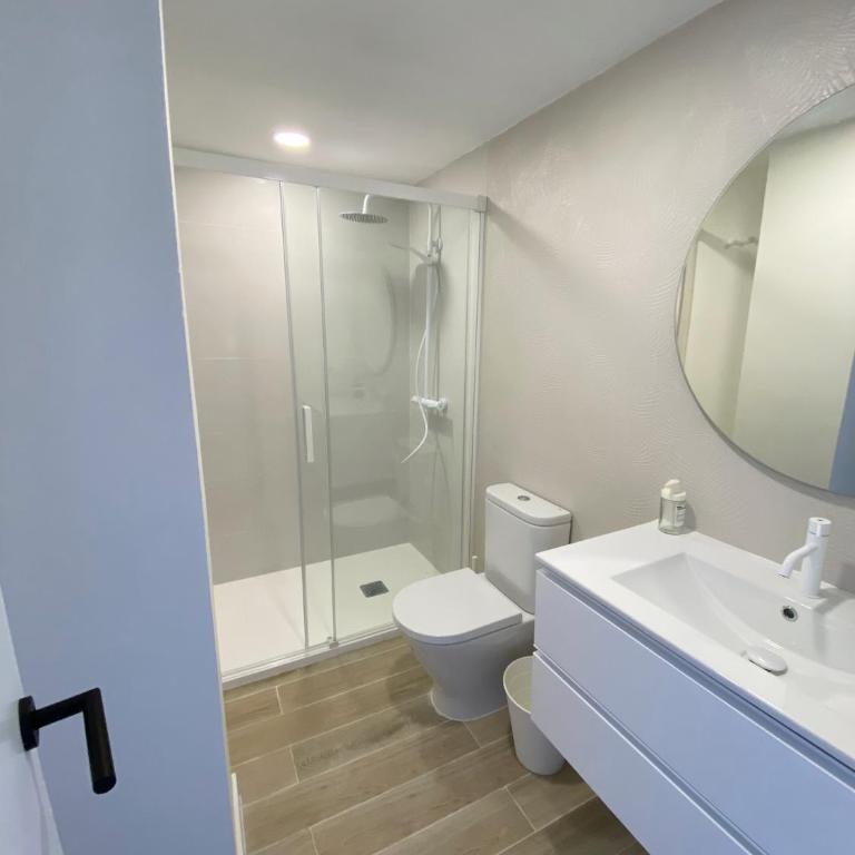Las Antillas I Front Sea View Pool - Two-Bedroom Apartment - 11
