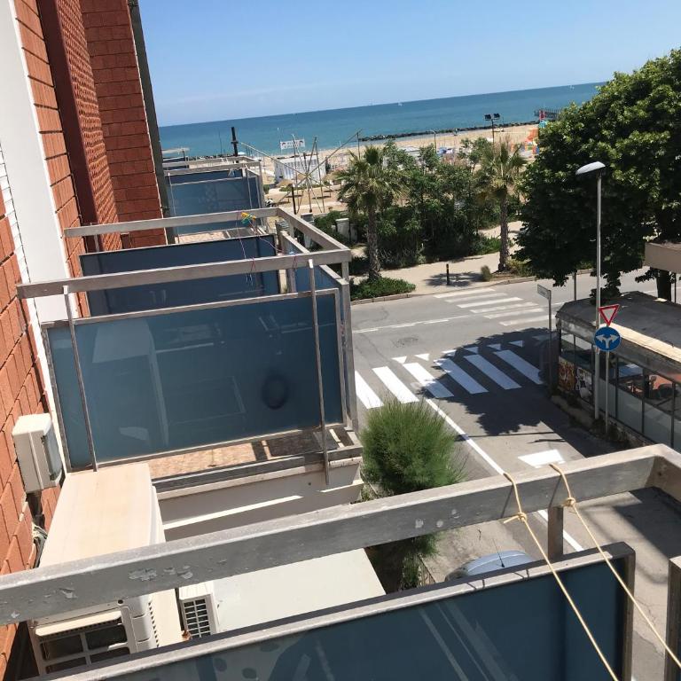 Hotel L&V - Camera Quadrupla con Vista Mare - 4