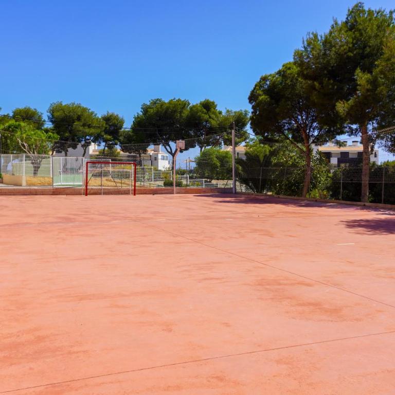 Apartamento con piscina en Villajoyosa by beBalmy - Three-Bedroom Apartment - 26