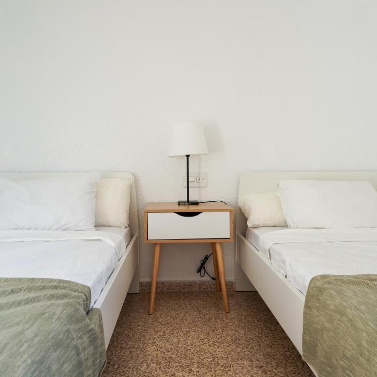 Apartamento con piscina en Villajoyosa by beBalmy - Three-Bedroom Apartment - 11
