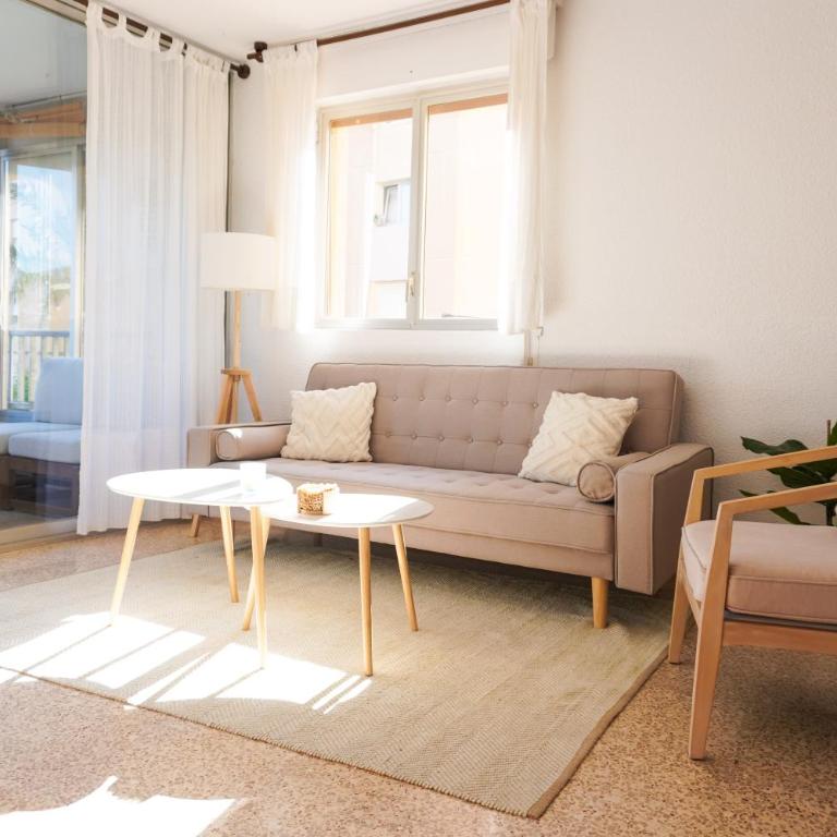 Apartamento con piscina en Villajoyosa by beBalmy - Three-Bedroom Apartment - 2