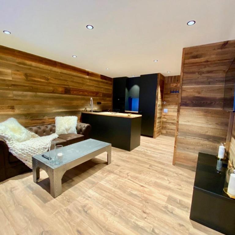 Incroyable BAISSE DE PRIX appartement sur les pistes, lumineux et central Courchevel 1850 - Two-Bedroom Apartment - 5