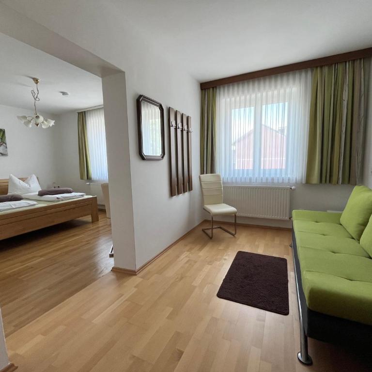 Seemüllnerhaus - Doppelzimmer mit Zustellbett - 5