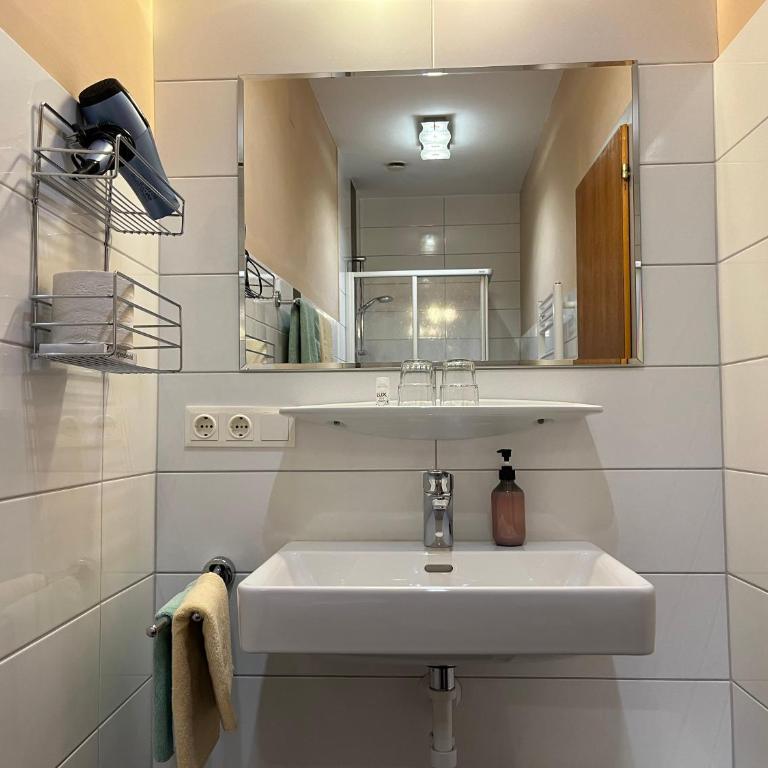 Seemüllnerhaus - Doppelzimmer mit Zustellbett - 7