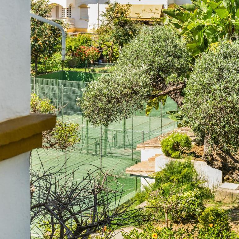 Hacienda de los Nagüeles - Marbella Golden Mile by Finest Rentals - Apartment with Pool View - 34