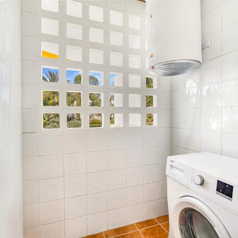 Hacienda de los Nagüeles - Marbella Golden Mile by Finest Rentals - Apartment with Pool View - 42