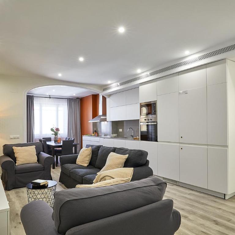 BBarcelona Urban Apartments - Five-Bedroom Premium Apartment - 2
