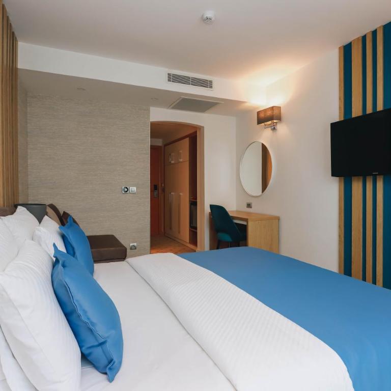 Hotel Montenegro - Standard Double or Twin Room Plus - 4