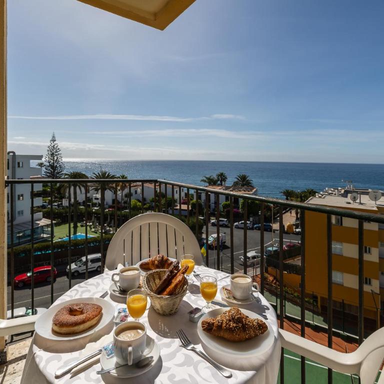 Los Ficus - Two-Bedroom Apartment - 20