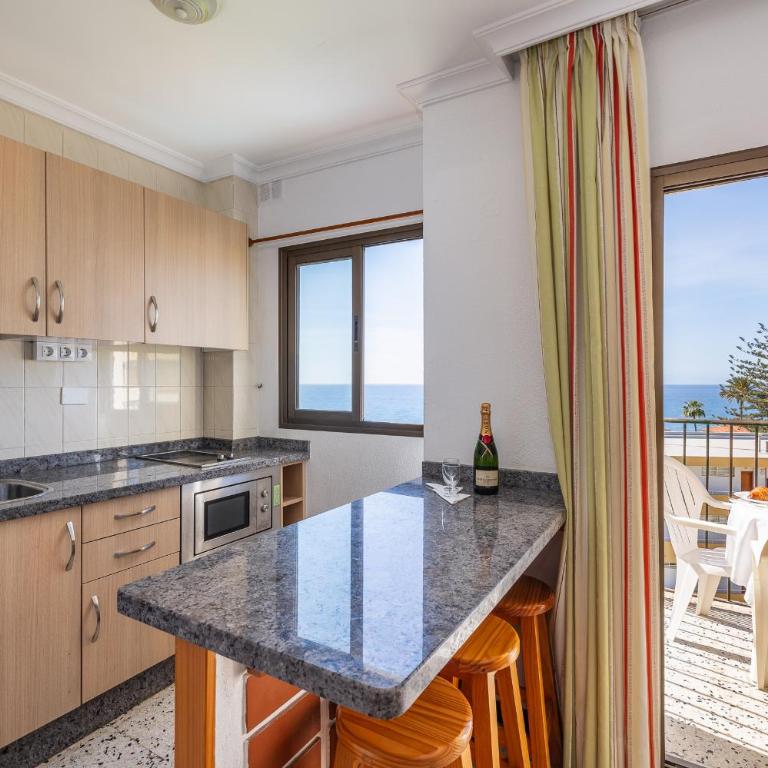 Los Ficus - One-Bedroom Apartment - 11