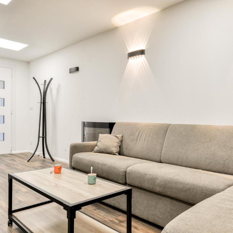 Côté Palais avec Climatisation - Fibre & Netflix - Spacieux en rez-de-chaussée - Superior Apartment - 14