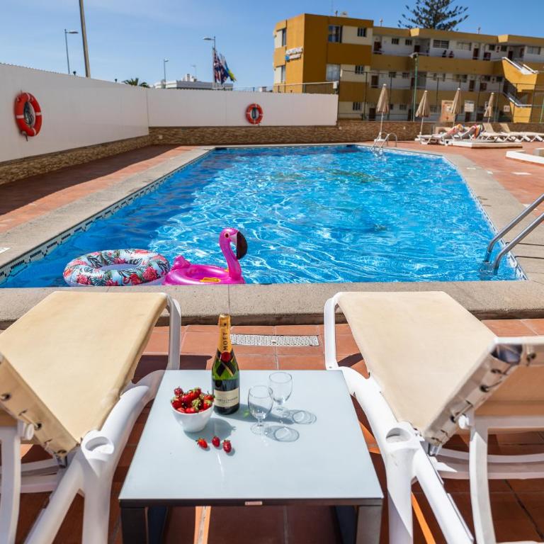 Los Ficus - One-Bedroom Apartment - 12