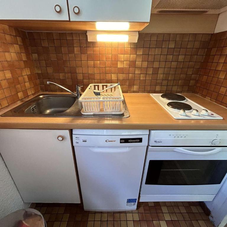 Studio avec coin montagne - 4 pers, à 100m des télécabines, piscine, parking, casier à ski - Appartement 1 Chambre - 8