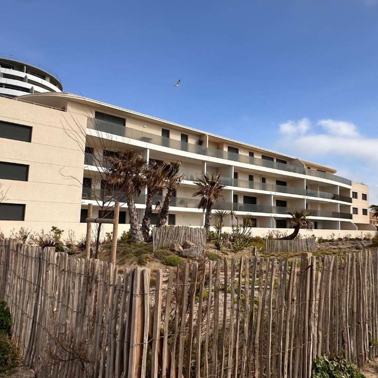 Superbe T2 avec grande terrasse et parking, proche mer - FR-1-701-73 - Apartment - 12