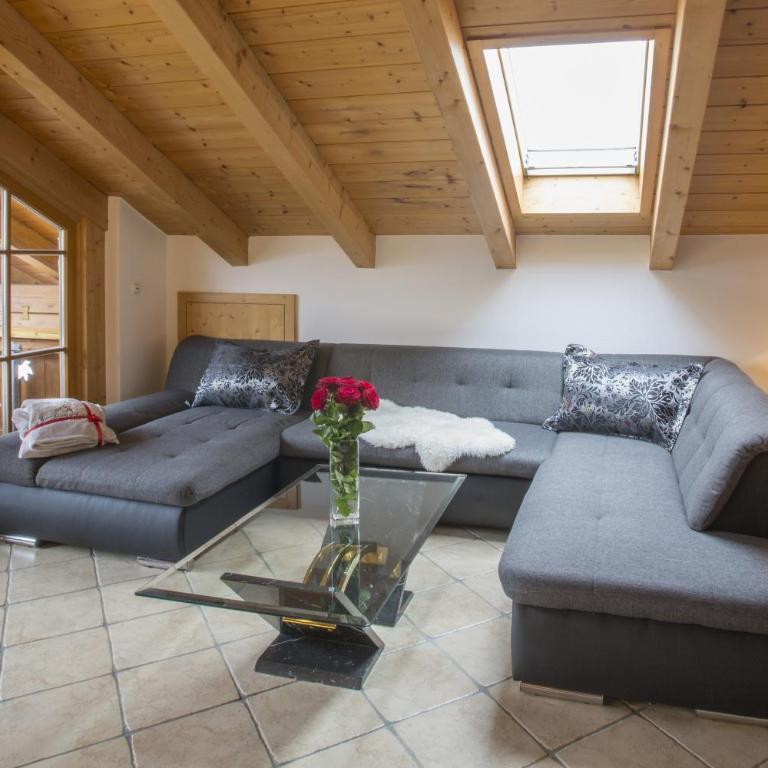 Golden GaPa Penthouse 1 - Deluxe Two-Bedroom Apartment with Mountain View - 7