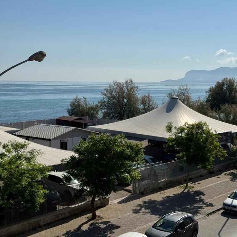 Domus Fysi - Two-Bedroom Apartment with Sea View - 40