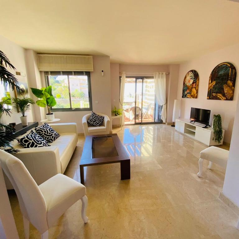 Golden Dreams of Marbella - Apartment with Sea View - 2