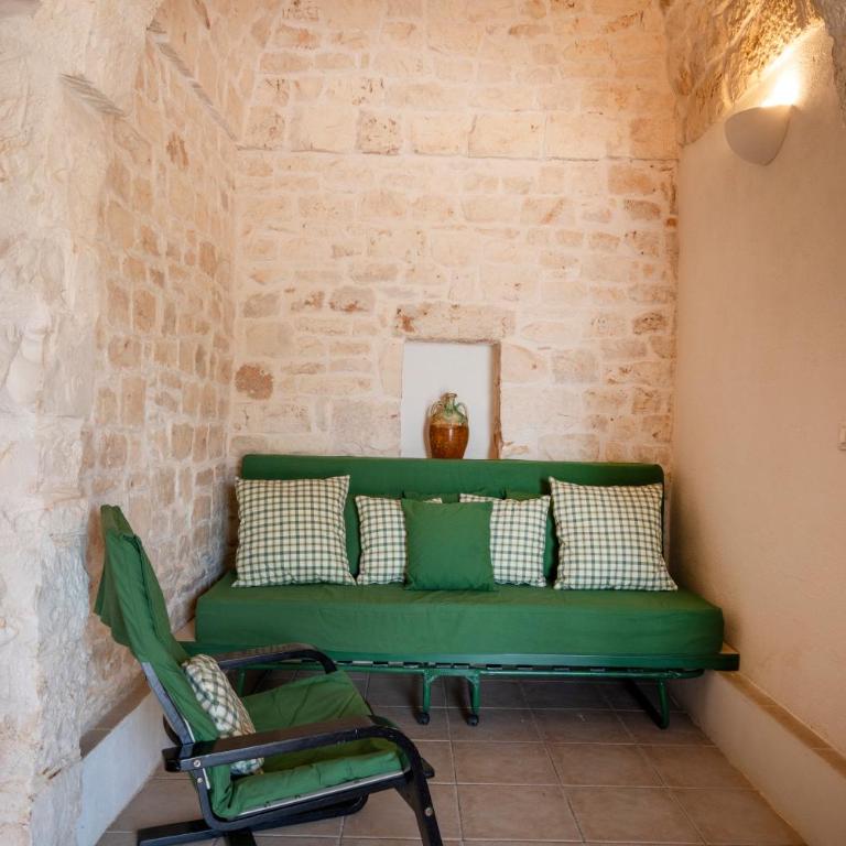 GuestHost - Poetry House - Idyllic Country Villa Retreat - One-Bedroom Villa - 13