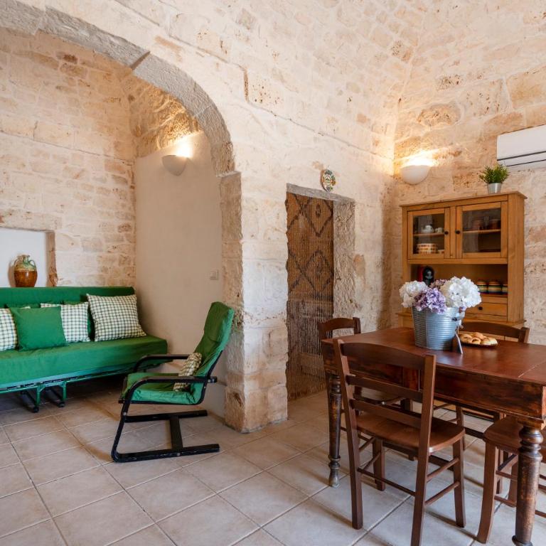 GuestHost - Poetry House - Idyllic Country Villa Retreat - One-Bedroom Villa - 4