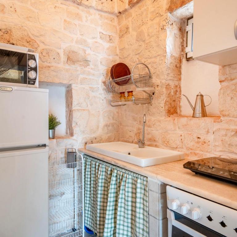 GuestHost - Poetry House - Idyllic Country Villa Retreat - One-Bedroom Villa - 14