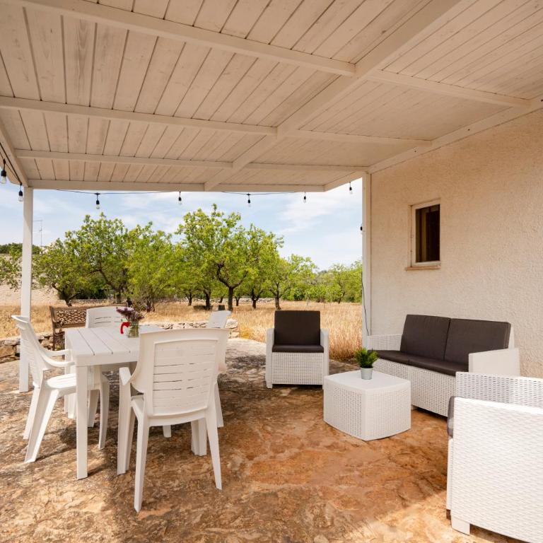 GuestHost - Poetry House - Idyllic Country Villa Retreat - One-Bedroom Villa - 2