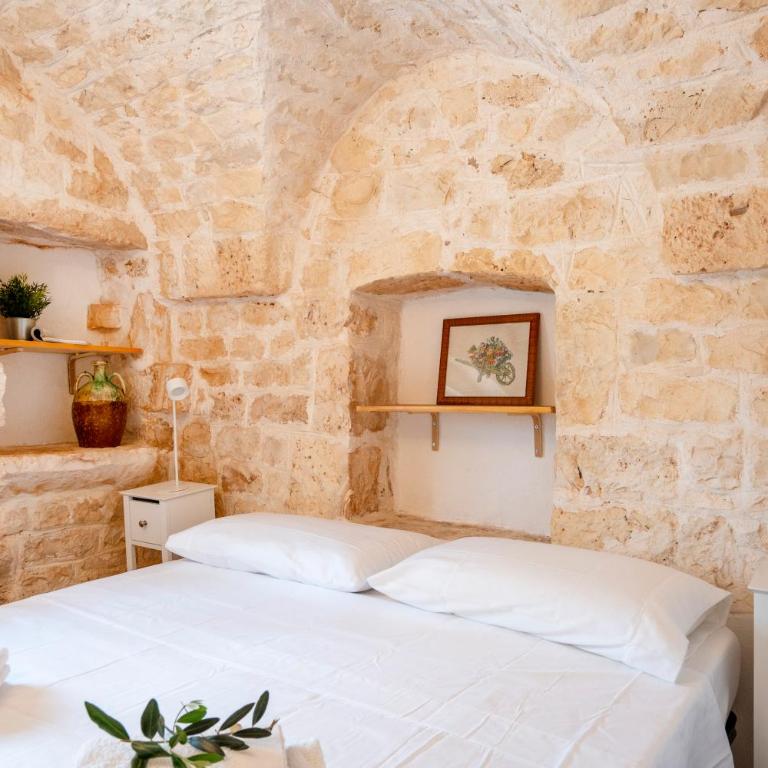 GuestHost - Poetry House - Idyllic Country Villa Retreat - One-Bedroom Villa - 17
