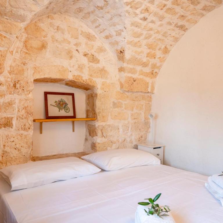 GuestHost - Poetry House - Idyllic Country Villa Retreat - One-Bedroom Villa - 19