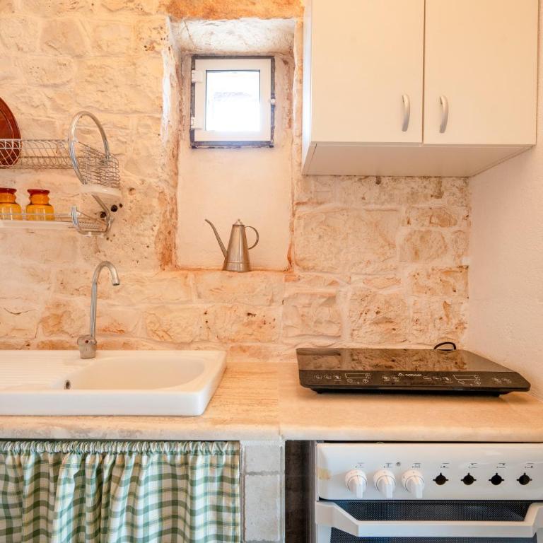 GuestHost - Poetry House - Idyllic Country Villa Retreat - One-Bedroom Villa - 15
