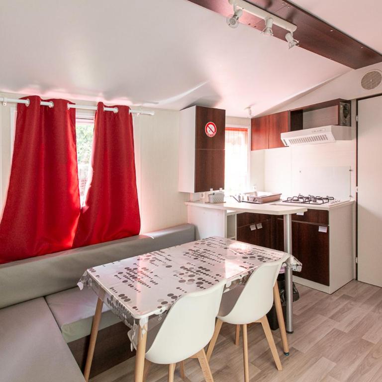 Camping 3* Les Templiers - Mobile Home - 5