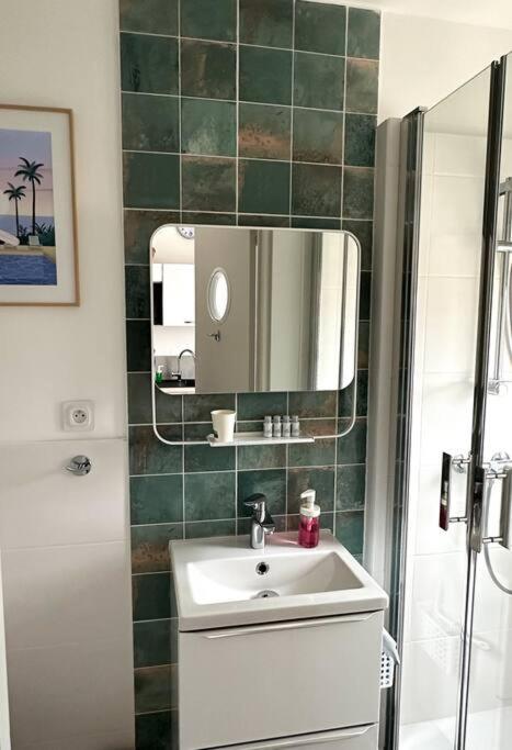 Studio Le Calypso les pieds dans l'eau 10 m mer - Appartement 1 Chambre - 12