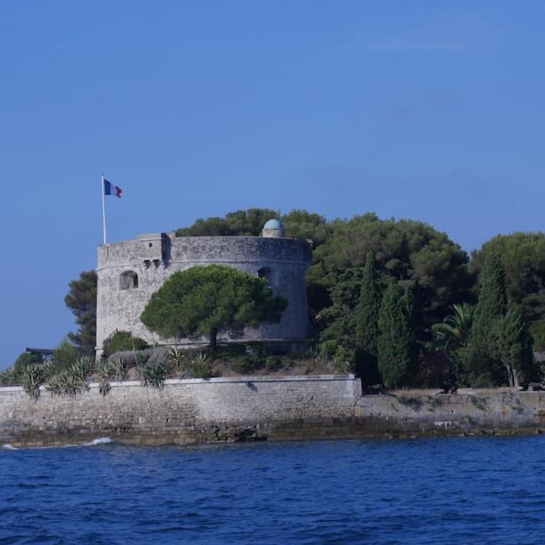 Studio Le Calypso les pieds dans l'eau 10 m mer - Appartement 1 Chambre - 30