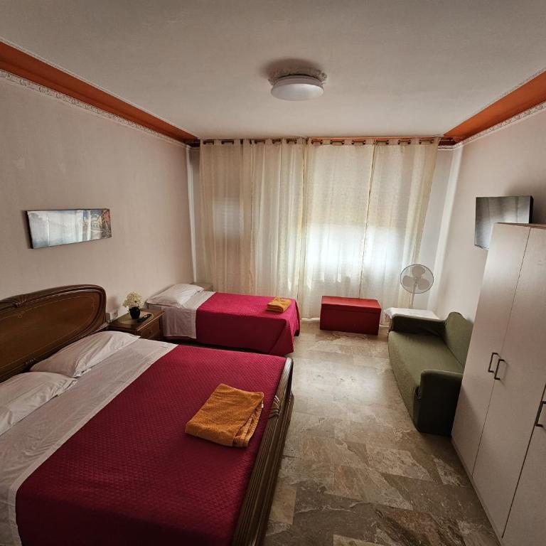 Venice Dream - Camera Tripla Basic con Bagno in Comune - 1