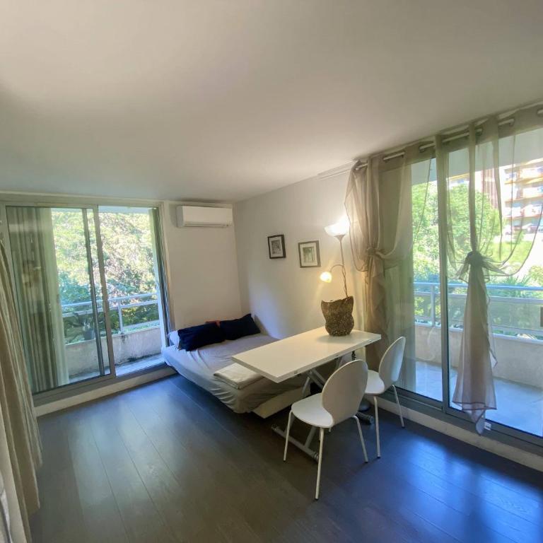 Nice ouest-Cosy Studio, Clim Wifi - Apartamento con vistas al jardín - 2
