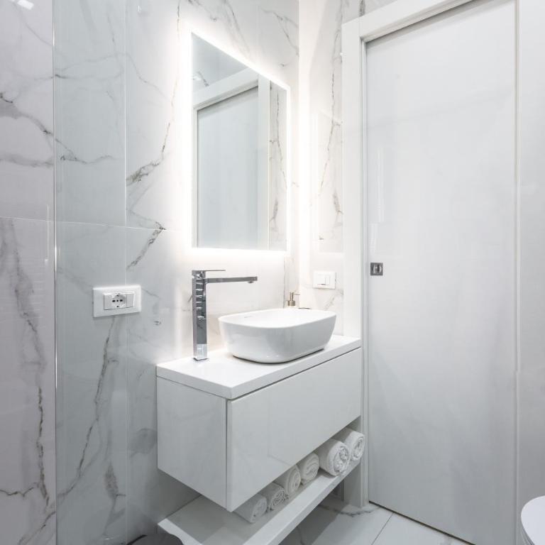 Alissa Suite - Camera Matrimoniale con Bagno Privato - 7