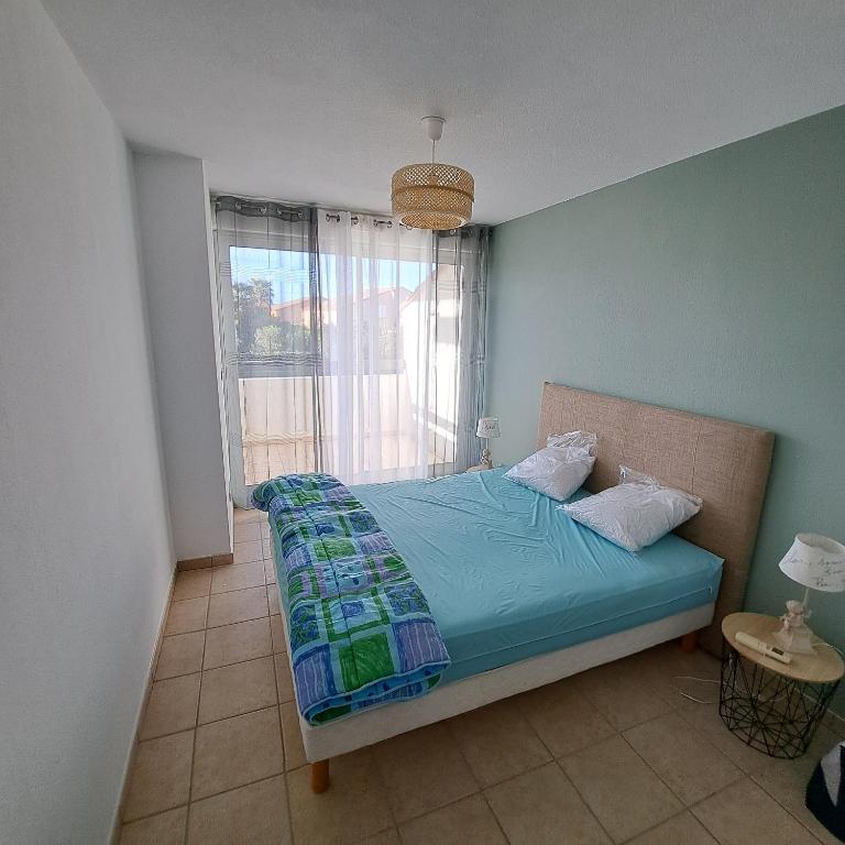 LES EMBRUNS - SPACIEUX APPARTEMENT AVEC PISCINE - wifi- parking - Appartamento con 2 Camere da Letto - 17