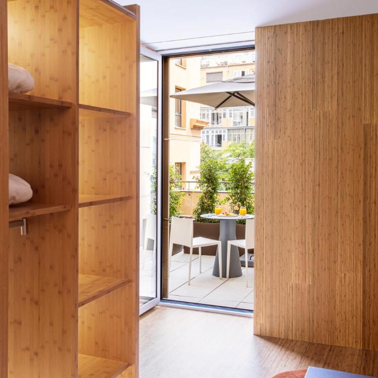 Eurostars Barcelona Central - Deluxe Double Room with Balcony - 9