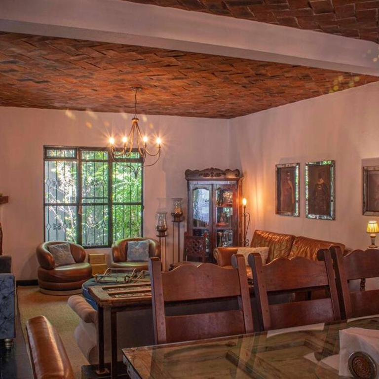 5Br House 4 Blocks away to the Parish 7 min walk - Five-Bedroom House - 8