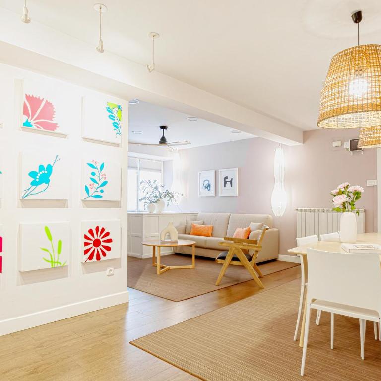 Heart of San Sebastian⎮Walk Score 99⎮3 Baths - Apartamento Deluxe de 4 dormitorios - 1