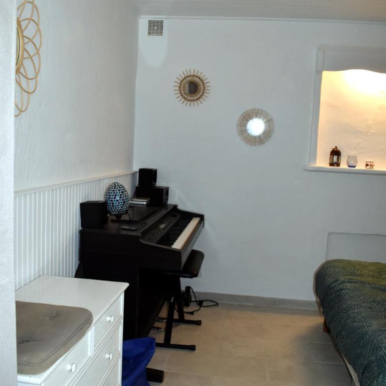 Grand studio avec jardin à Saint-Aygulf - Apartamento de 1 dormitorio - 9
