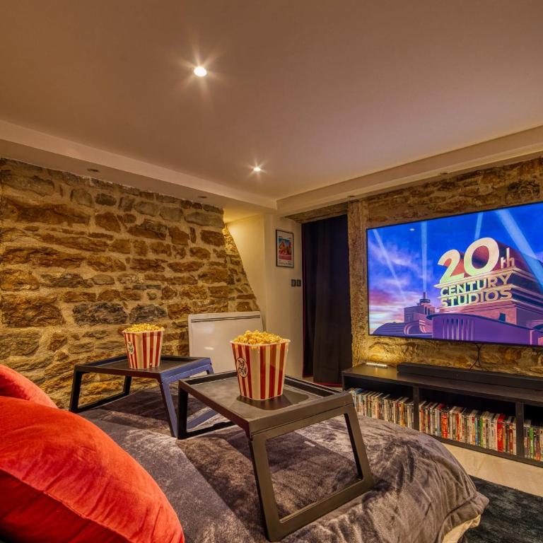 Movie Room Immersion unique et atmosphère cosy assurée - wifi inclus - Studio - 7