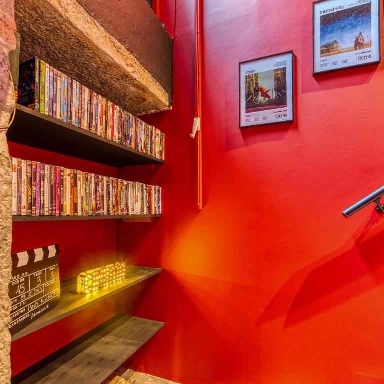 Movie Room Immersion unique et atmosphère cosy assurée - wifi inclus - Studio - 14