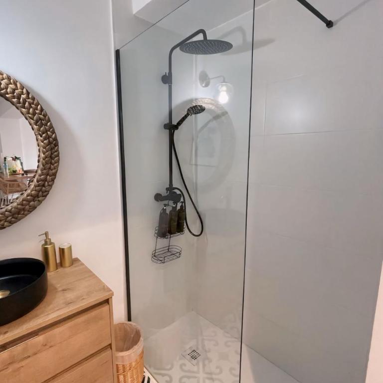 Apartamento Boho Chic a 200 m del Mar - Two-Bedroom Apartment - 17