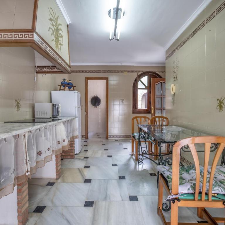 Casa con patio María Auxiliadora - Casa de 5 dormitorios - 30