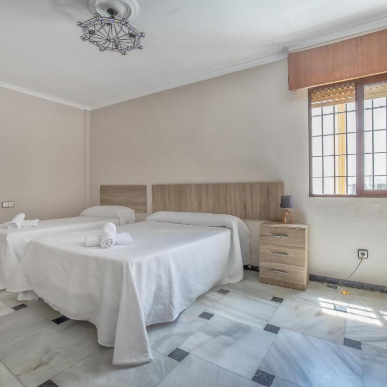 Casa con patio María Auxiliadora - Casa de 5 dormitorios - 40