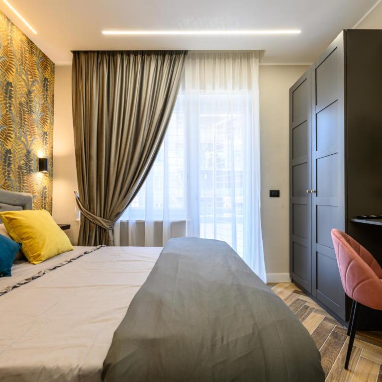 Southern Gold - Deluxe Double Room with Balcony - 10