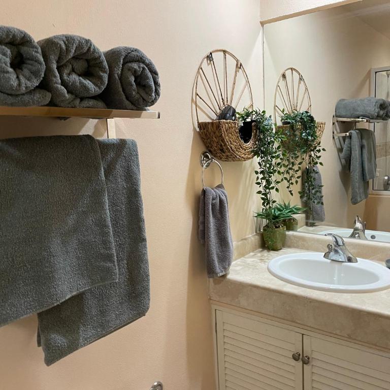 Corona del Mar By Rocky Host - Apartment - Ground Floor - 18